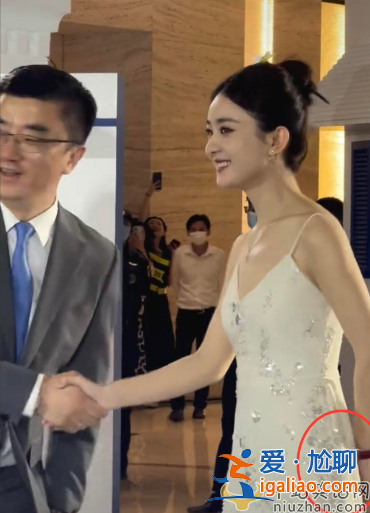 趙麗穎和馮紹峰復(fù)婚是真的嗎?近況曝光險被高管摟腰