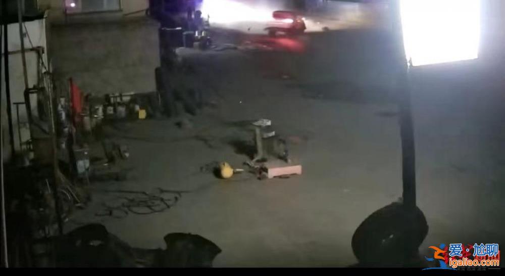 黑龍江一酒駕司機被追緝后撞樹重傷死亡 交警徑直駛離現場被判違法？