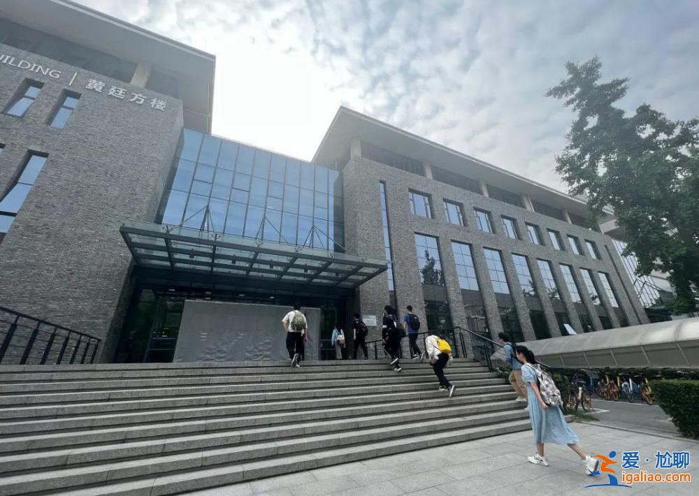 “付費入校” 記者花100元進入北大校園？