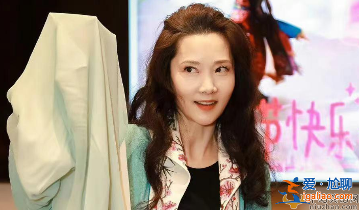 何賽飛痛批戲曲界現狀!為基層戲劇演員發聲怒吼基層領導 何賽飛痛批戲曲界現狀!為基層戲劇演員發聲怒吼基層領導