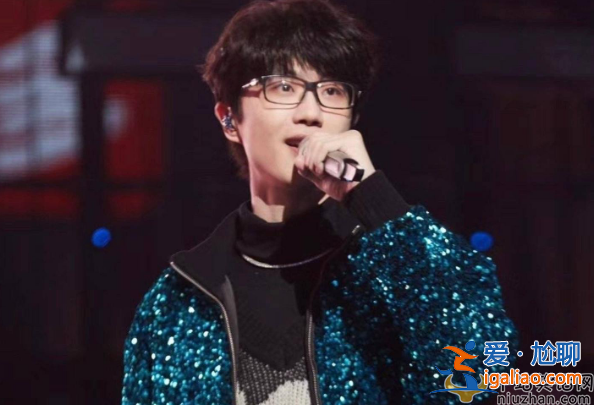 二字男歌手是誰?狗仔內涵其睡女粉絲，聊天截圖曝光太赤裸