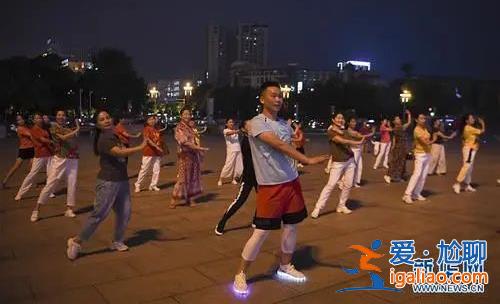 蘭州一地晚9點后禁跳廣場舞 有人將問題歸因于“老年人素質(zhì)滑坡”？
