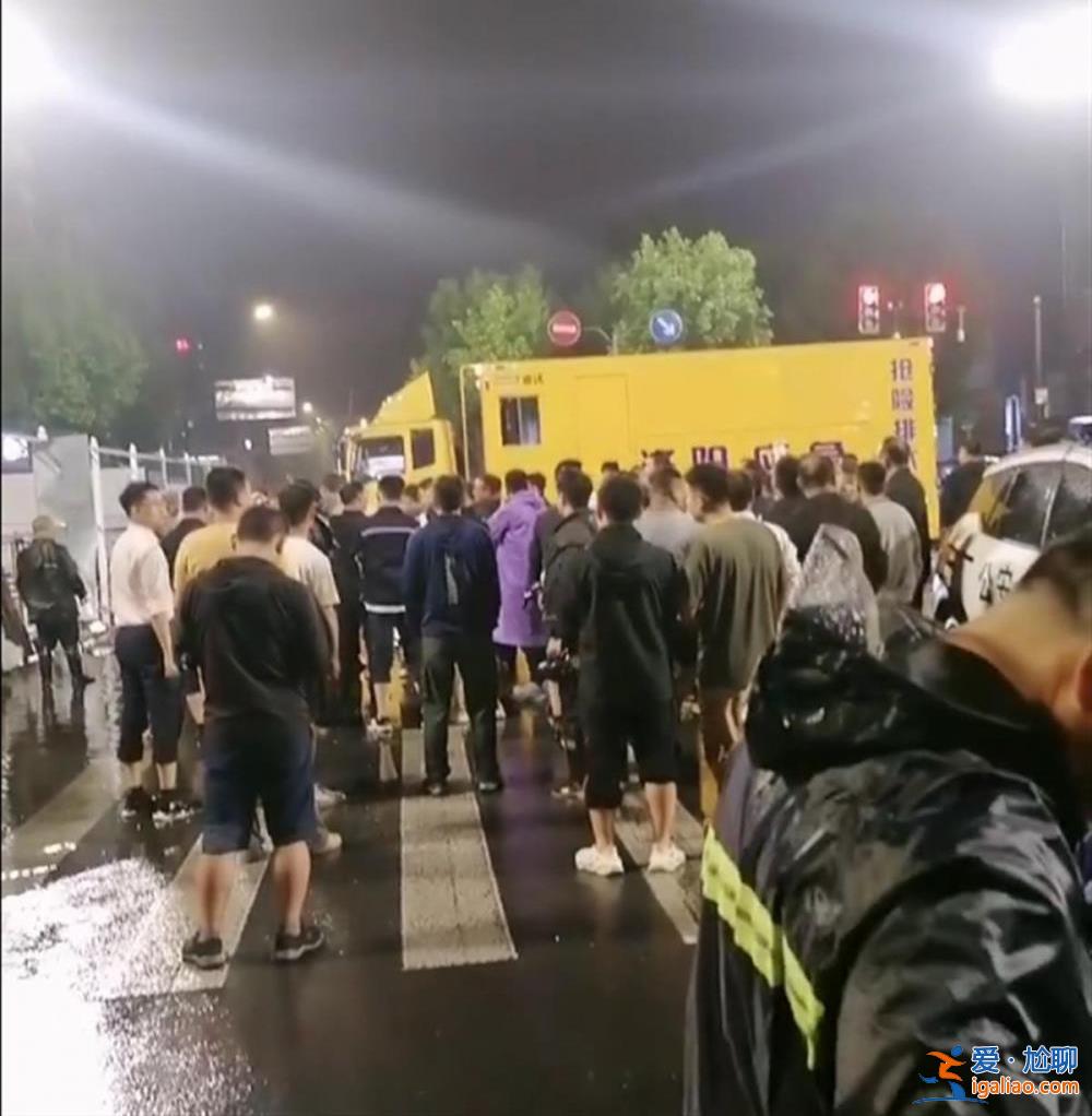 非塌方 系雨水管網(wǎng)漏水？