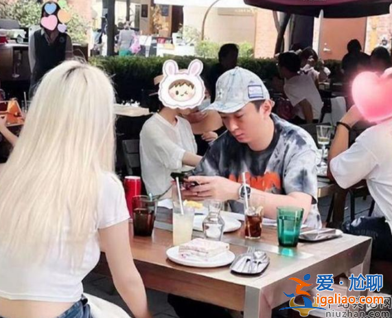 王思聰近況曝光!戴2300萬名表逛奢侈品店，身旁又換倆美女