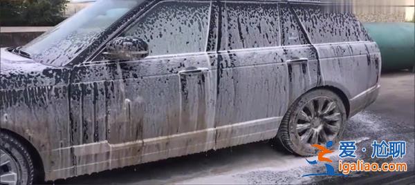男子開路虎插隊(duì)洗車稱我就猖狂了[猖狂行為]？