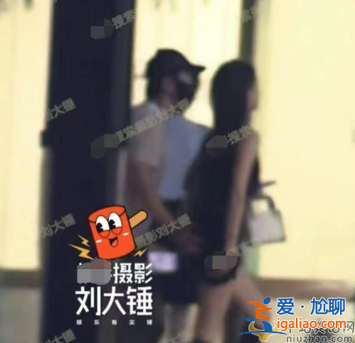 Baby近況曝光!獨自帶娃逛街，黃曉明忙和女友約會
