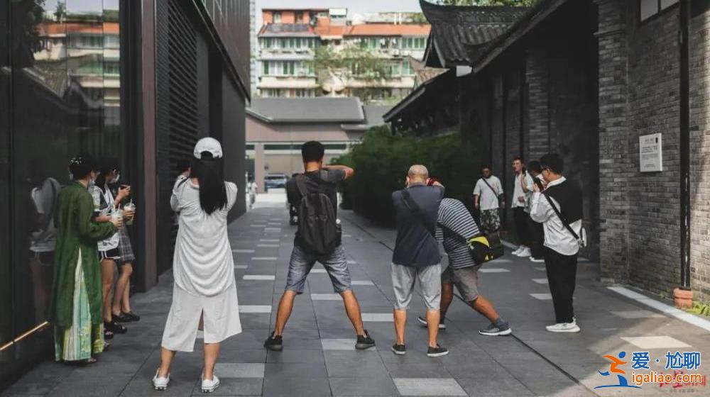 街頭拍攝他人 究竟在拍什么？能掙錢嗎？？
