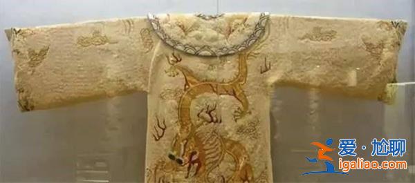 盜墓團伙穿清代龍袍炫耀怎么回事[清代龍袍]？