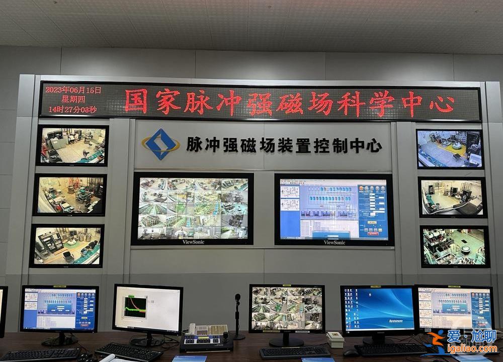 10分鐘雕刻大幅黃鶴樓圖案 武漢以光為引打造“世界光谷”？