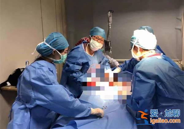 家屬稱剖宮產(chǎn)時孩子大腿被掰骨折，剖宮產(chǎn)大腿骨折嗎[孩子大腿被掰骨折]？