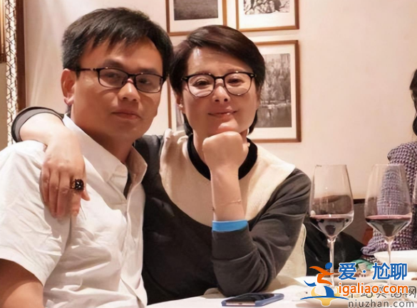 袁立的老公是誰?袁立離婚了嗎?婚戒不在模樣大變