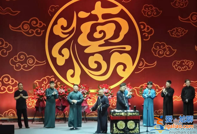 郭德綱和小兒子同框！8歲安迪撞臉于謙，網友留言太搞笑