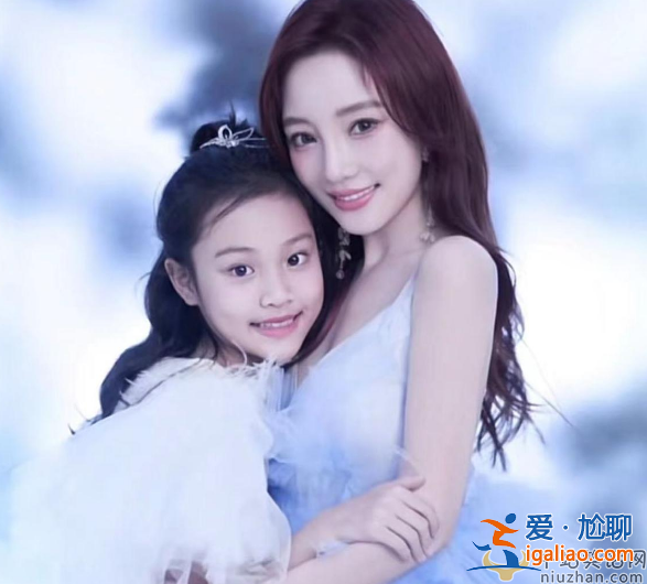 李小璐為什么會退出娛樂圈?近況曝光下顎線似刀切眼眶凹陷