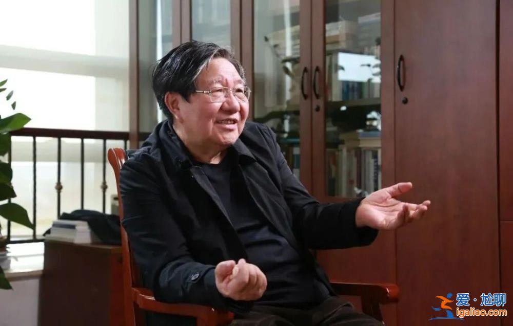 告誡女生“不要上文學的當” 72歲復旦教授又火了？