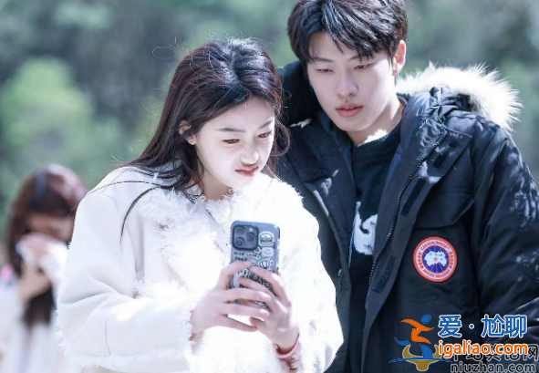 孫怡新戀情曝光!與騰光正看演唱會,疑甜蜜相擁同住房車 孫怡新戀情曝光!與騰光正看演唱會,疑甜蜜相擁同住房車