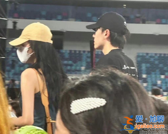 孫怡新戀情曝光!與騰光正看演唱會,疑甜蜜相擁同住房車 孫怡新戀情曝光!與騰光正看演唱會,疑甜蜜相擁同住房車