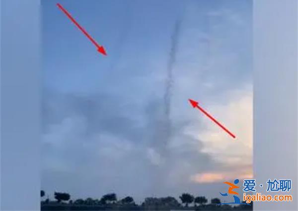 驚天奇觀，成都突然出現(xiàn)蚊卷風(fēng)[蚊卷風(fēng)]？