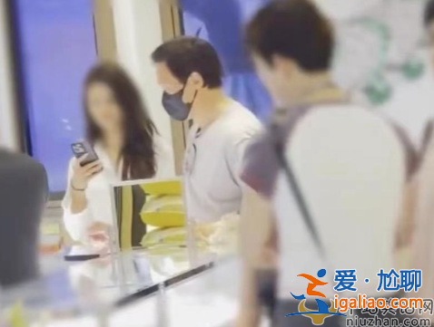 陳金飛和楊采鈺離婚了嗎?曝陳金飛與新歡摟肩親吻 陳金飛和楊采鈺離婚了嗎?曝陳金飛與新歡摟肩親吻