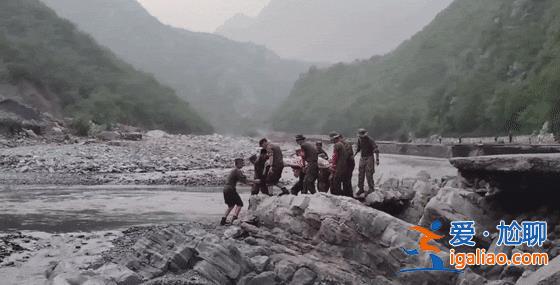 33名偵察兵13小時救出重傷女孩？