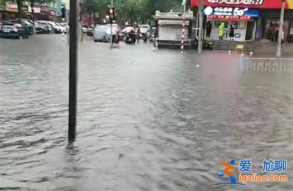 哈爾濱暴雨導(dǎo)致內(nèi)澇，中央大街排澇，哈爾濱為何下暴雨[暴雨]？