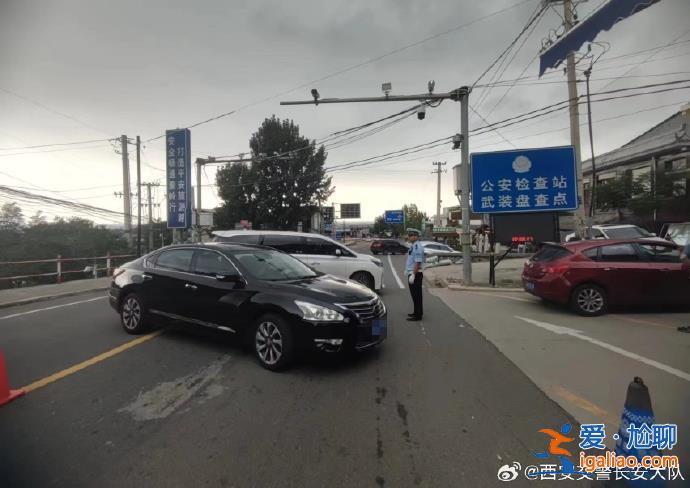 成噸重石頭沖下來(lái) 被沖毀民房為農(nóng)家樂(lè)? 成噸重石頭沖下來(lái) 被沖毀民房為農(nóng)家樂(lè)?