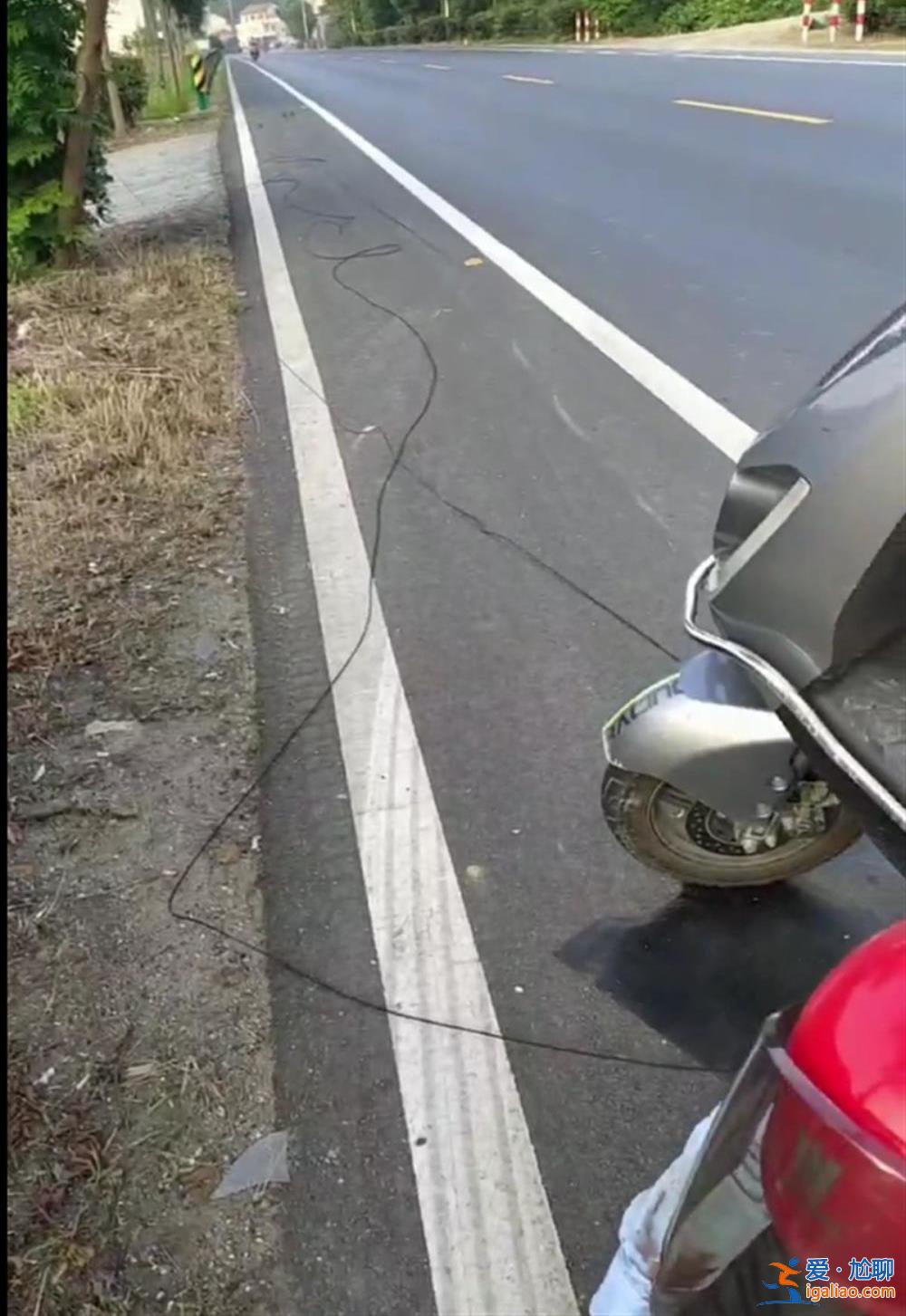 湖南一村民騎車被網線絆倒搶救17天后身亡 中國聯通暫墊付3萬喪葬費？