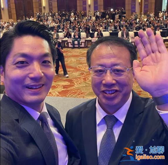 花絮！龔正、蔣萬安兩位市長在“雙城論壇”開心默契自拍？