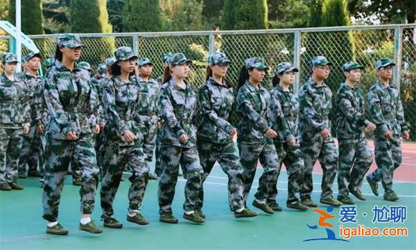 軍訓(xùn)順拐同學(xué)們組成了方隊(duì)，以下是軍訓(xùn)如此安排的原因[順拐]？