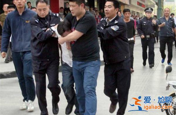 男子疑嫌樓上吵殺2孩子父母，以下是男子殺其父母原因[樓上吵]？