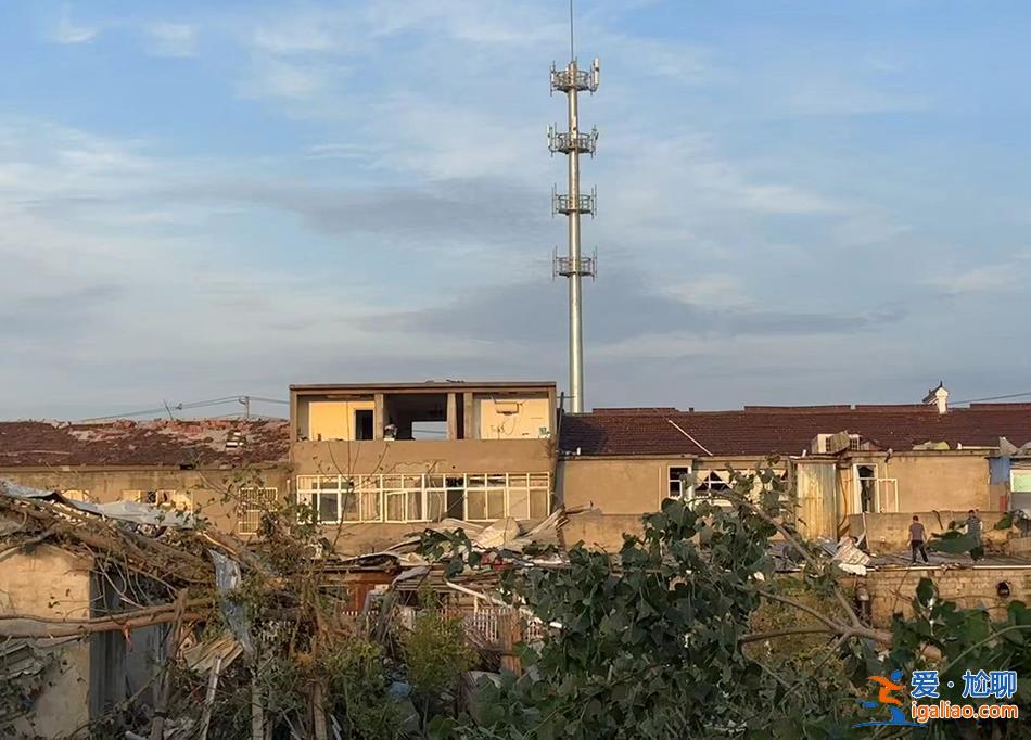 村民房子被風掏空 有擺攤的商販觸電身亡？