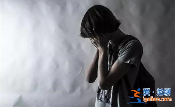 59歲母親因女兒30多歲未嫁患上抑郁癥，患抑郁癥注意一點(diǎn)[患上抑郁癥]？