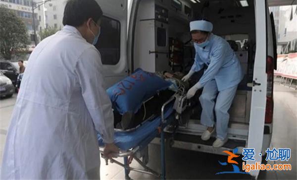 男孩被父親扯衣領窒息身亡，男孩父親存在故意傷害行為[傷害行為]？