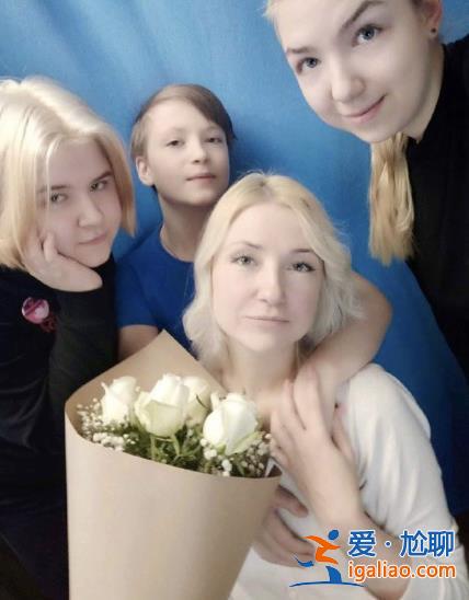 我是鄧佐娃 40歲 記者 競選俄羅斯總統？