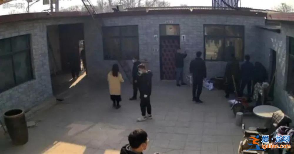 鎮政府人員到老人家中排查散煤 該問問老人為何要“舍優取劣”? 鎮政府人員到老人家中排查散煤 該問問老人為何要“舍優取劣”?