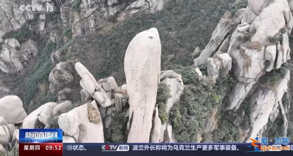 登山者在九華山景區周邊巖體上打釘子 景區稱相關部門已介入？