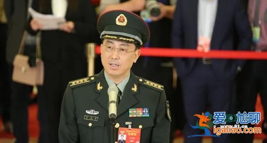 戰場上高喊“向我開炮”、榮立一等功的將軍履新職！？
