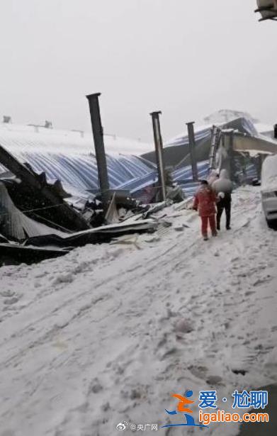 湖北潛江一菜市場頂棚垮塌致一死一傷？