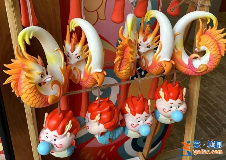 上海豫園龍燈龍帽再出圈 唯一“缺點”是賣得太快? 上海豫園龍燈龍帽再出圈 唯一“缺點”是賣得太快?