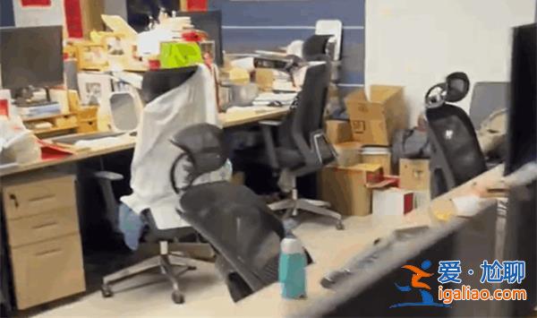 男子記錯開工時間提前1天去上班，提前上班有工資嗎[提前上班工資]？