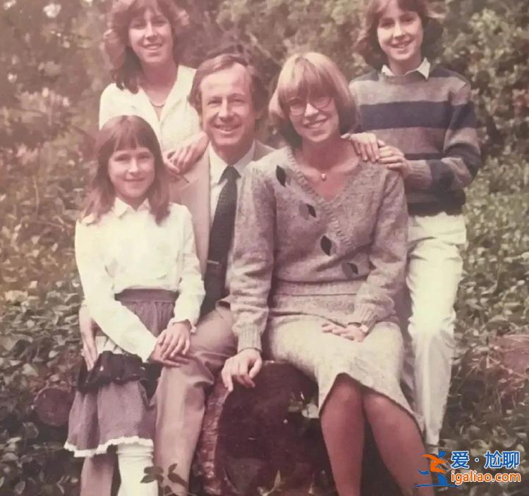 她的兒子暴斃 震動(dòng)美國(guó)？