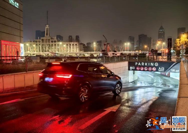 凌晨暴雪預警！武漢一片雪白 這場雪還要下多久？