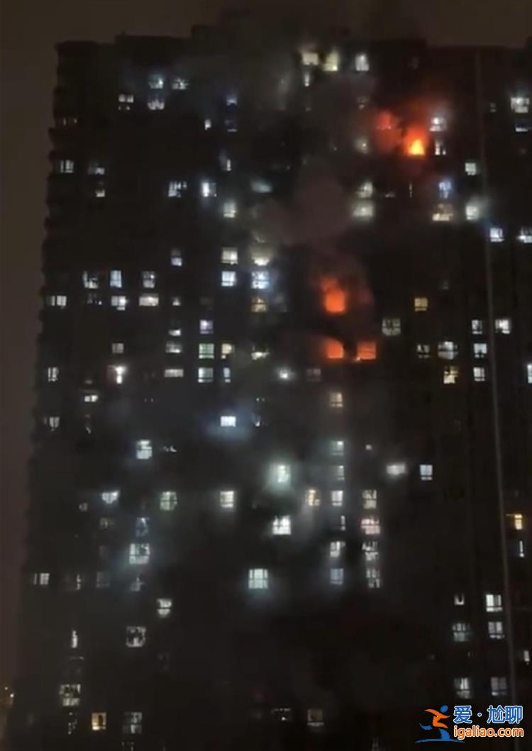 南京一高層凌晨突發火災致4人遇難 親歷者從15樓跑到地下停車場逃生？