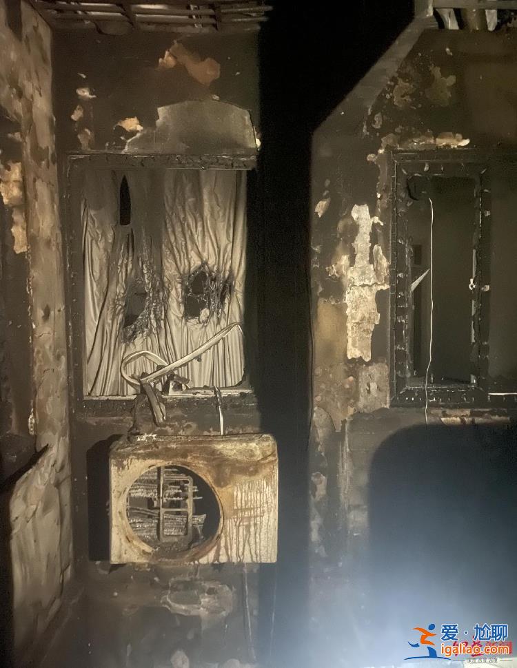 天井連通1樓架空層 可見大量電動車殘骸? 天井連通1樓架空層 可見大量電動車殘骸?