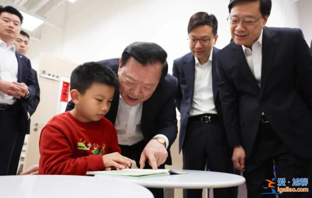 夏寶龍結束7日調研行程離港 香港各界怎么看?? 夏寶龍結束7日調研行程離港 香港各界怎么看??