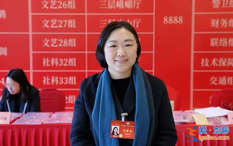一些基層干部為報表東奔西走、疲于應(yīng)付 需減負(fù)？