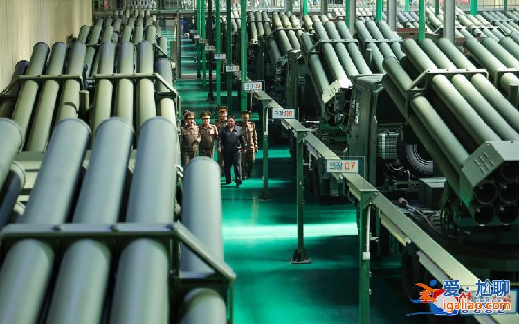 金正恩視察軍工企業并現場打靶 槍槍十環? 金正恩視察軍工企業并現場打靶 槍槍十環?