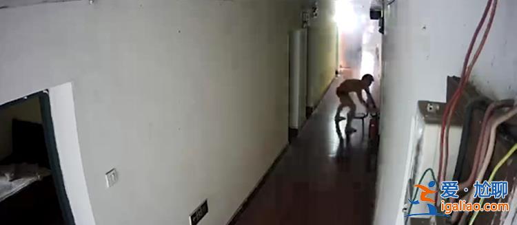 車是室友租的？