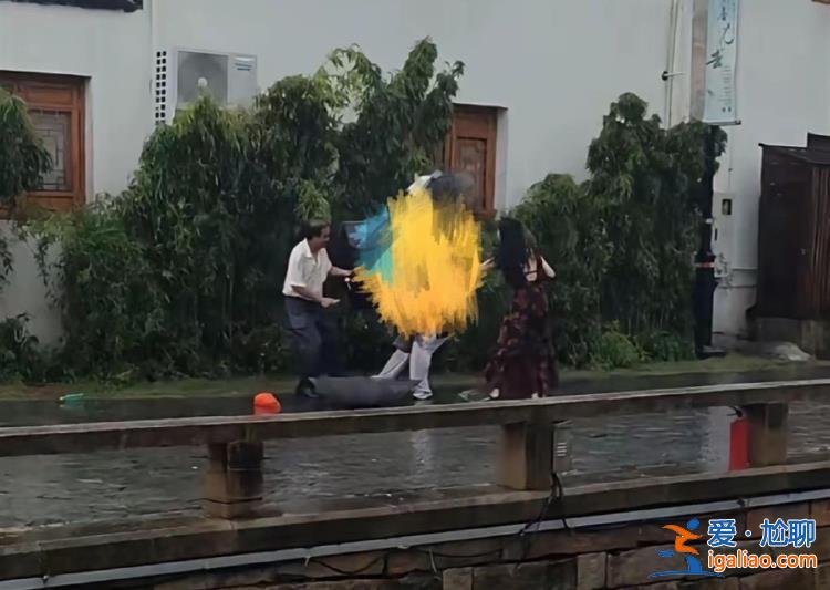 有安保值守 攝影師稱未在景區見過傷人者？