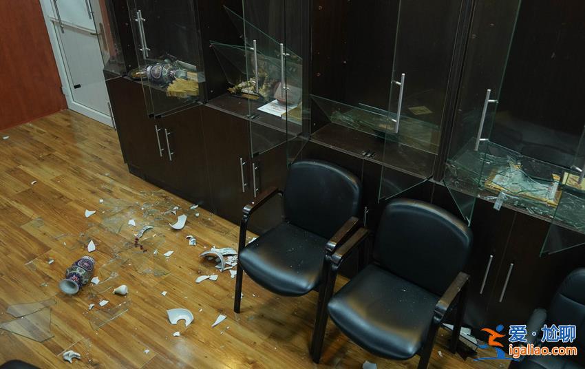 現場圖片！多枚航彈爆炸致我赴黎維和部隊營區受損？