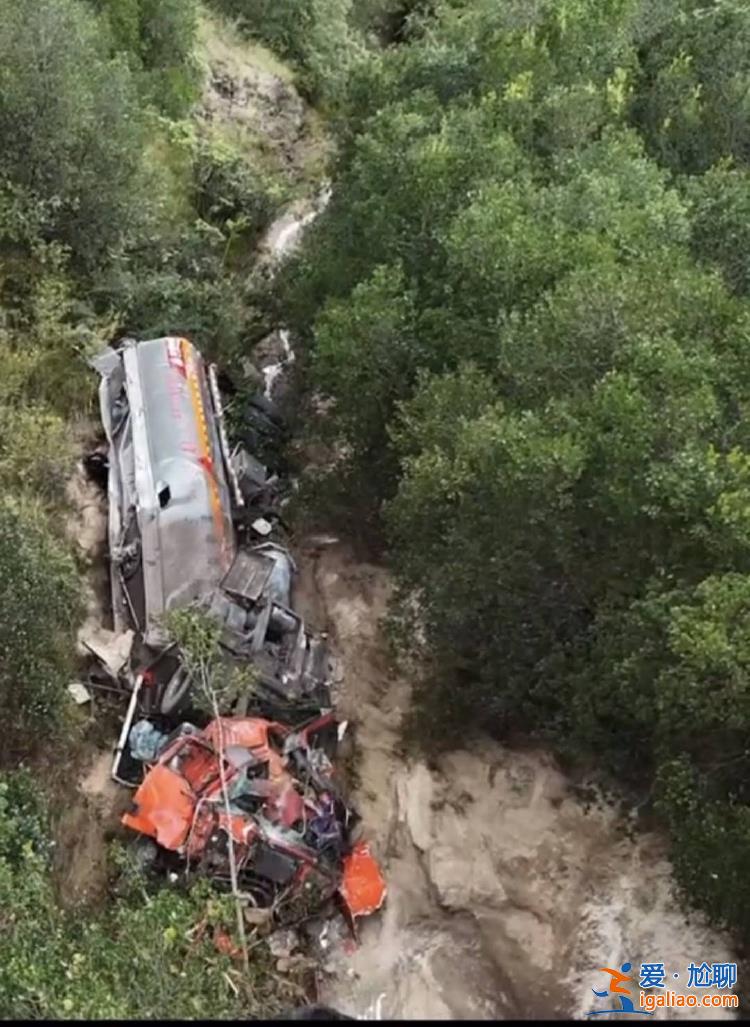 車內2人搶救無效去世？